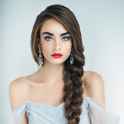 Check out these wedding hair and make-up trends for spring/summer 21