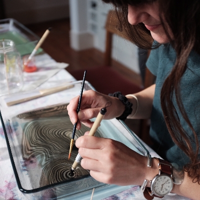 Surface designer Lisa Ibbetson is running mindful marbling workshops from her home studio