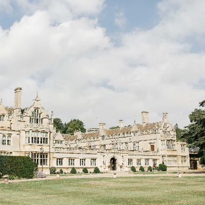 Dream wedding venue inspiration at April's Signature Wedding Show