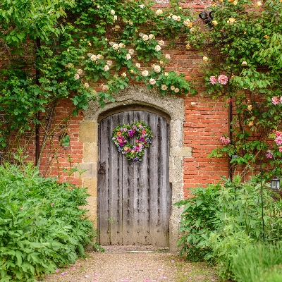 Wedding News: 25% off Benbow Holiday Cottages at Cowdray Estate