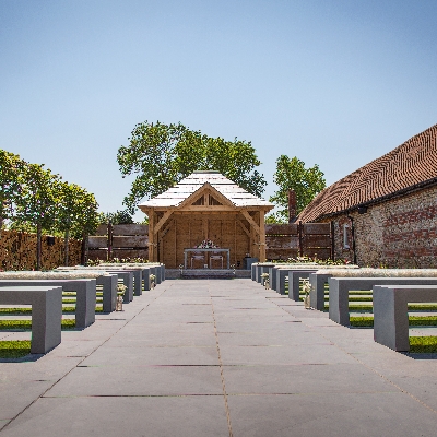 Wedding News: Tie the knot at Southend Barns surrounded by stunning landscaped gardens