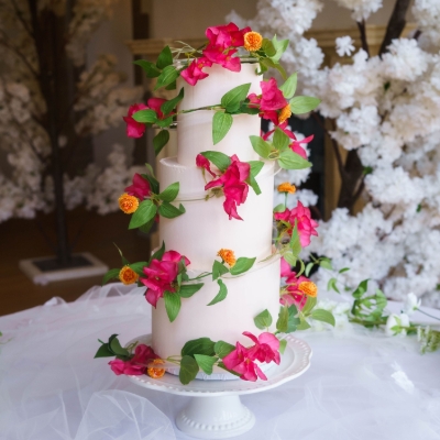 Wedding News: Introducing Cake Spiral™ - the next evolution in cake displays by Prop Options