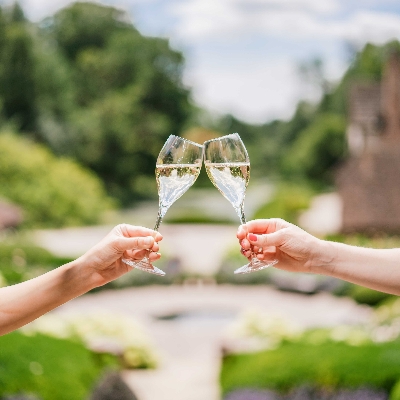 Wedding News: Celebrate English Wine Week with the pioneer of English sparkling wine