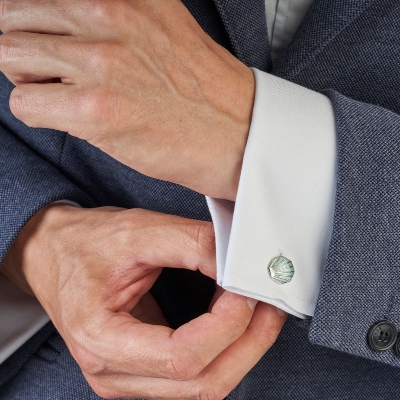 Grooms' News: Deakin & Francis has unveiled a new collection