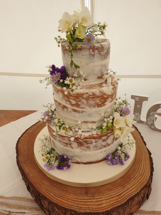 Free wedding cake promotion from Southdowns Manor: Image 1