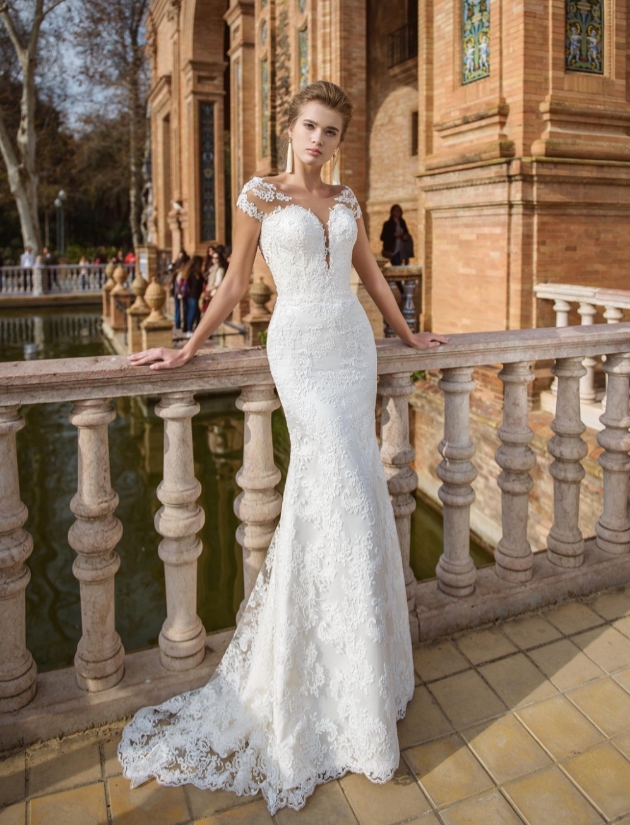 Find your dream wedding dress at local boutique: Image 1
