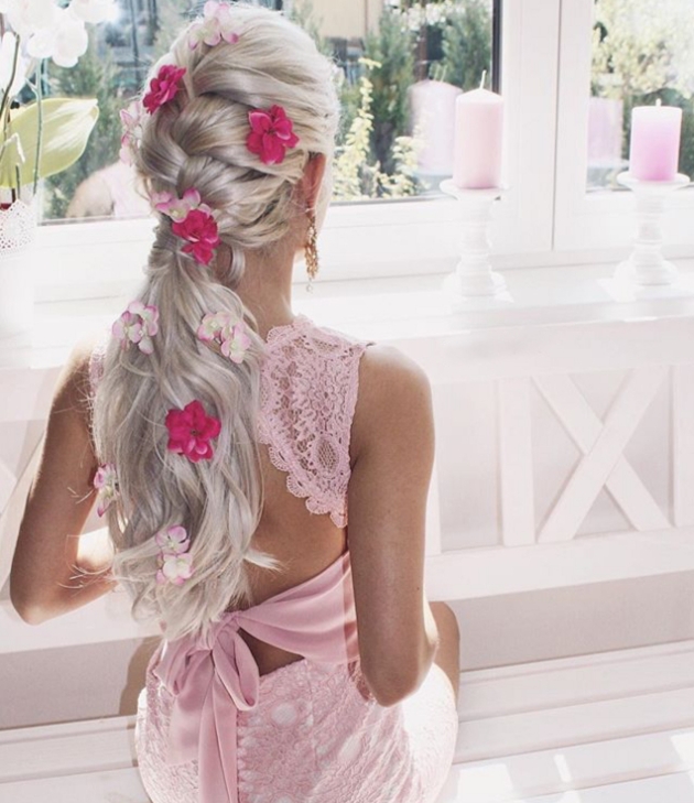Blonde bridal hair with extensions from Foxy Locks and pink flowers