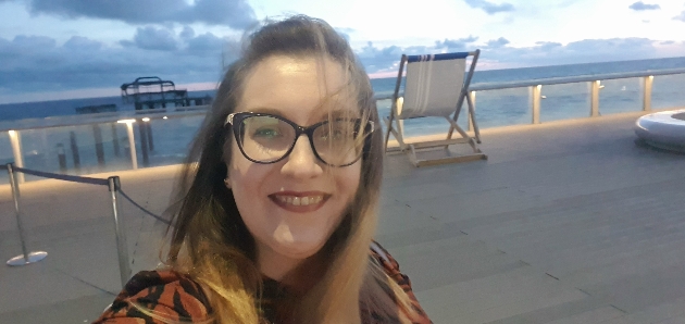 Your Sussex Wedding editor Kelly in front of the Brighton i360