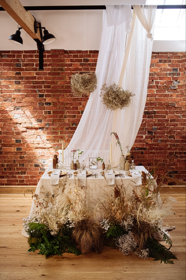 chic eco-friendly venue styling by Luna and the Lane