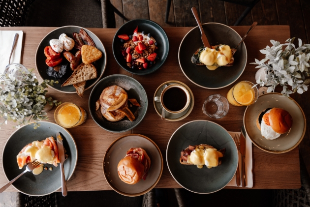 restaurant image of brunch setting