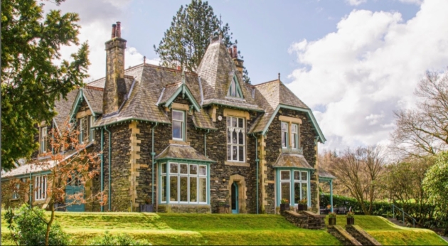 Birkdale House combines traditional Victorian charm with modern luxury, offering spacious rooms