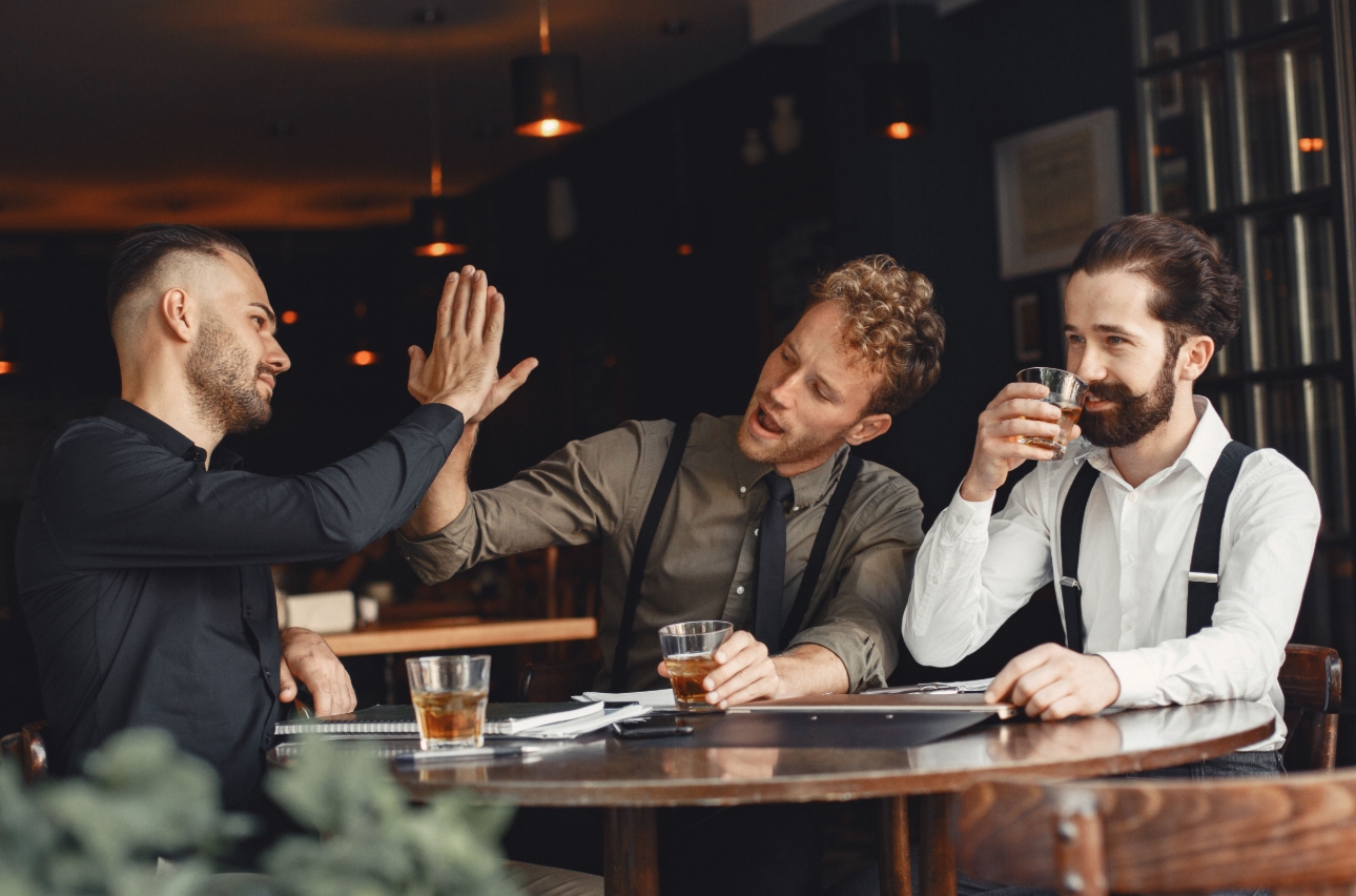 Newcastle and Manchester men in bar